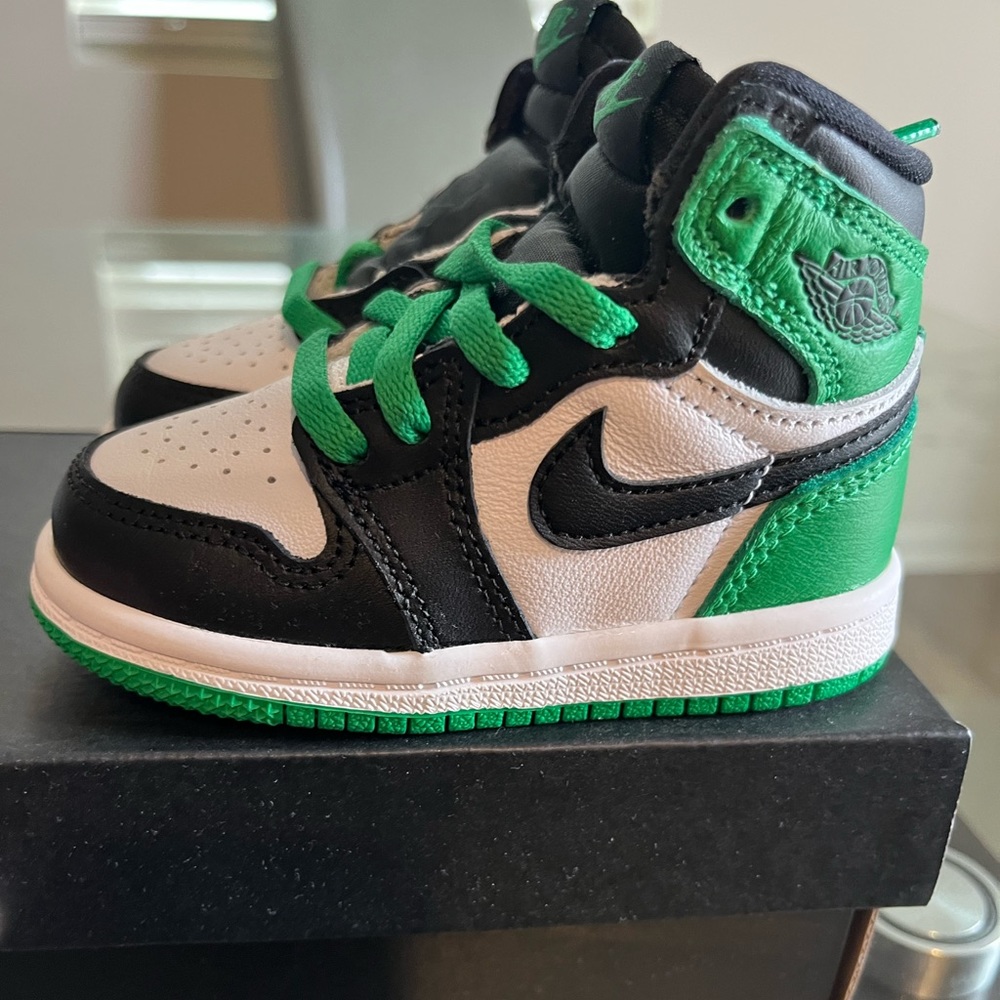 Baby Jordan 1 retro black/green/white brand new size 5c
